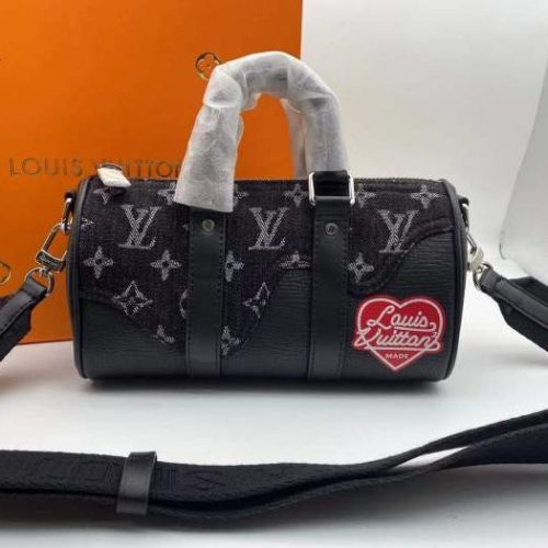 Fashionable leather bag for women