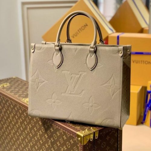 Fashionable leather bag for women