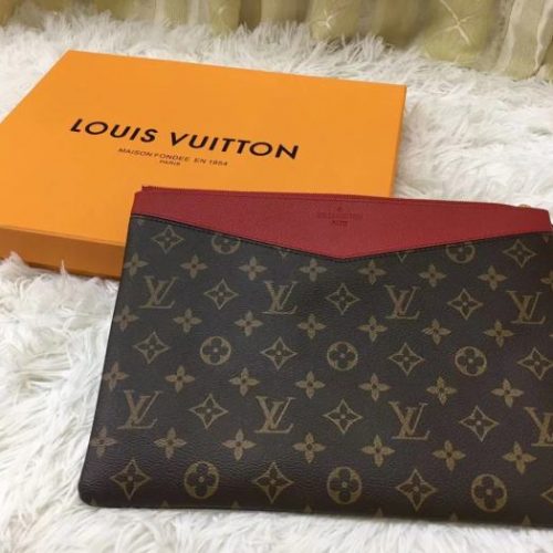 Fashionable leather bag for women