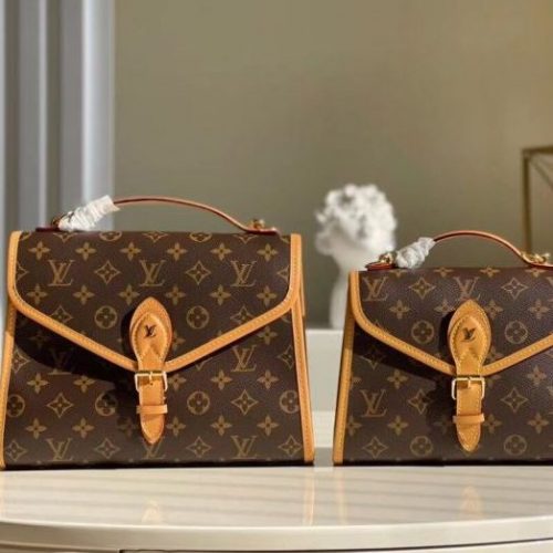 Fashionable leather bag for women