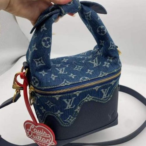 Fashionable leather bag for women