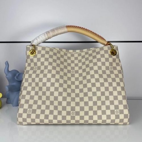 Fashionable leather bag for women