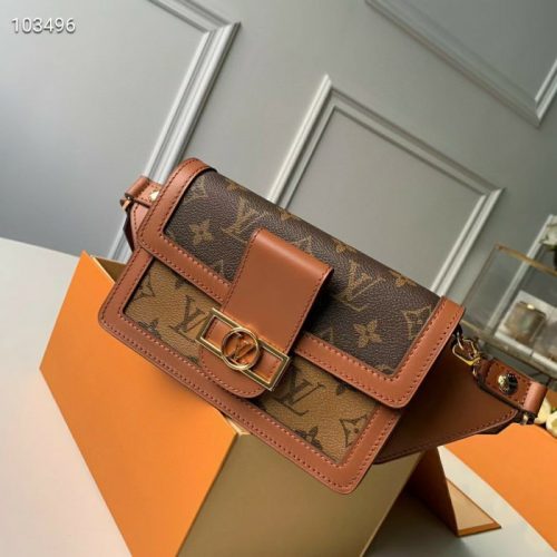 Fashionable leather bag for women