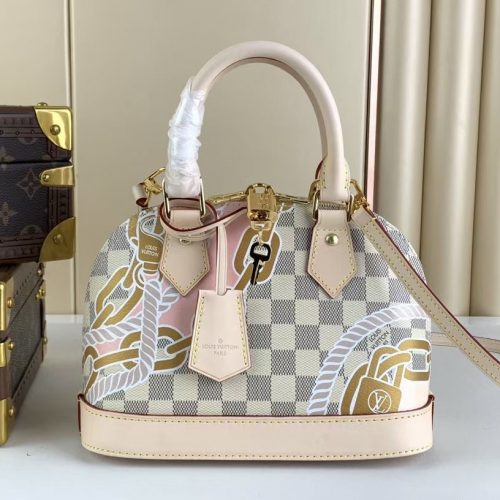 Fashionable leather bag for women