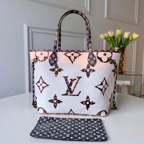Fashionable leather bag for women