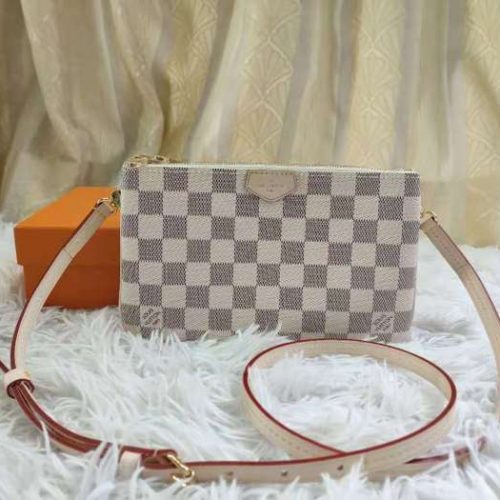 Fashionable leather bag for women