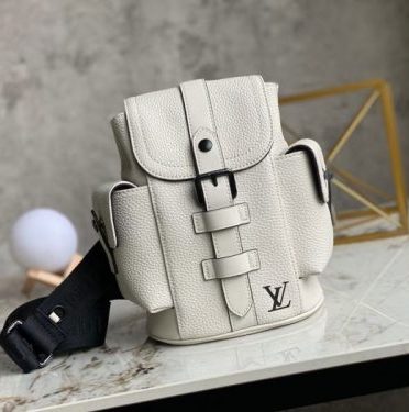 Fashionable leather bag for women