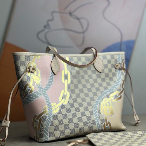 Fashionable leather bag for women