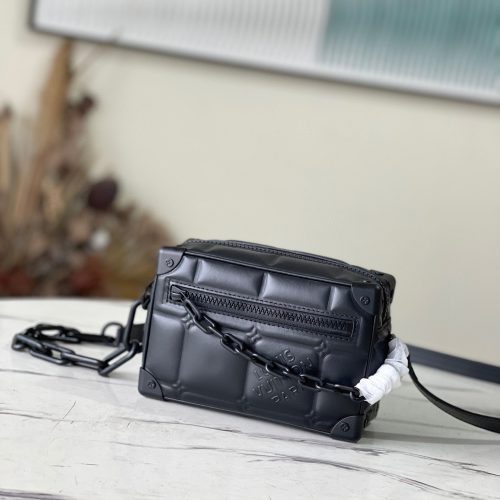 Leather messenger bag