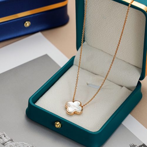 Pur necklace