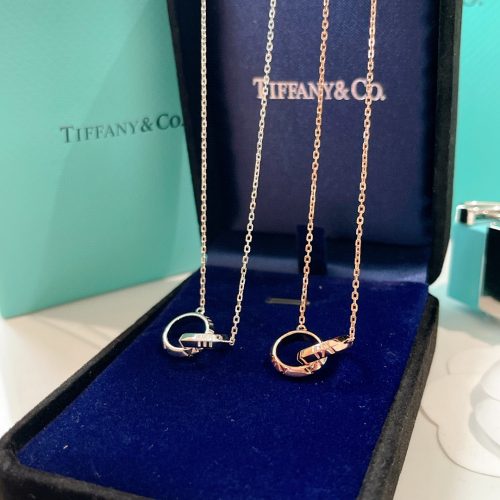 Tiff necklace