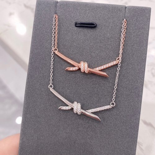 Tiff necklace
