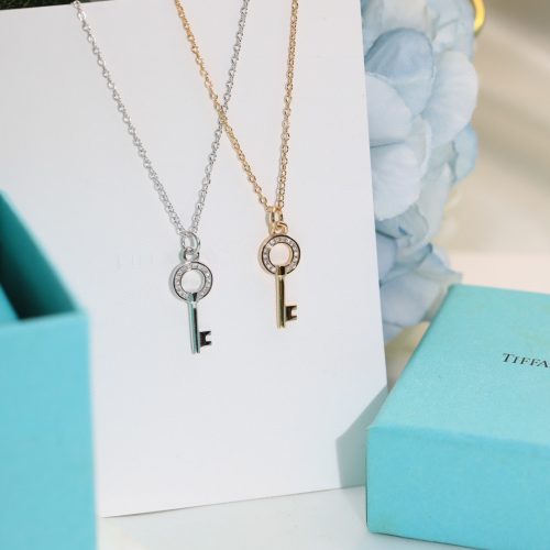 Tiff necklace