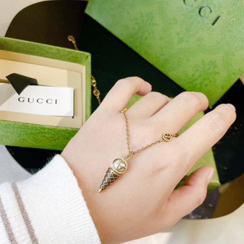 GG necklace
