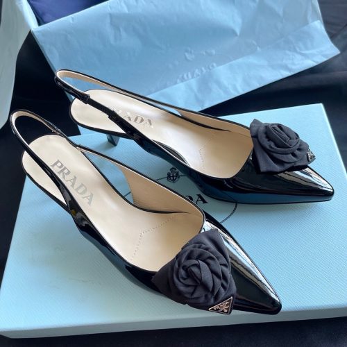 PP high-heeled shoes