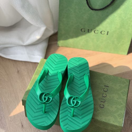 GG slippers