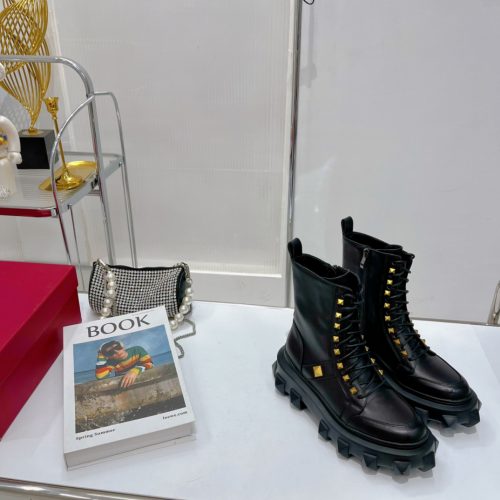 VAL boots
