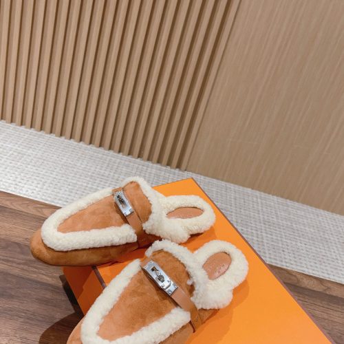 HH slippers