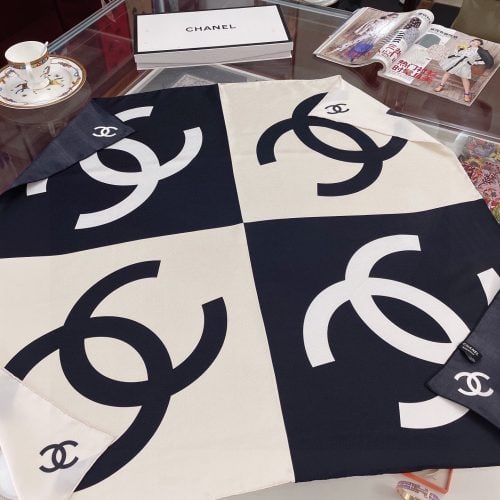 CH scarf