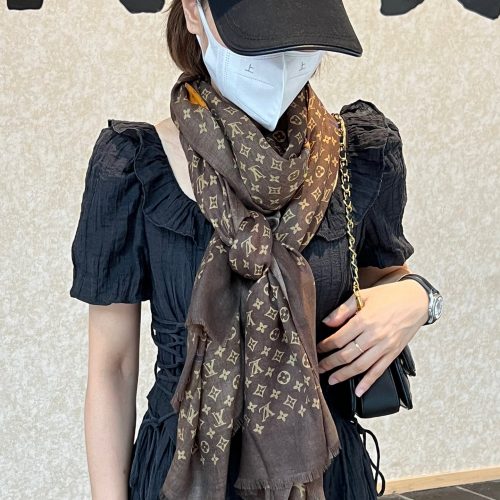 LL scarf