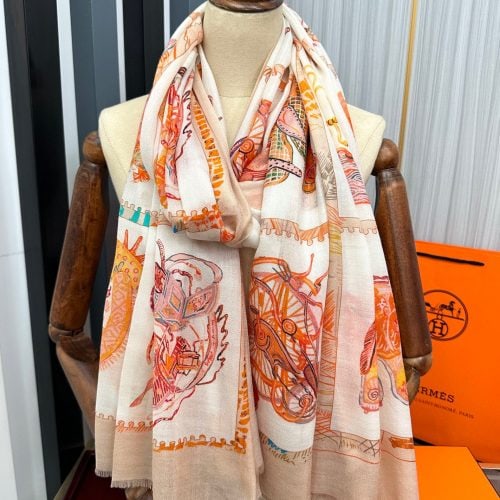 HH scarf