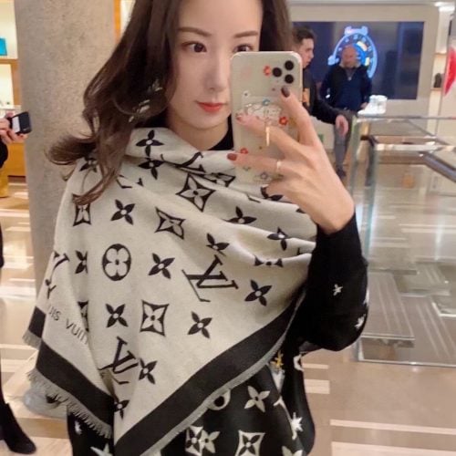 LL scarf