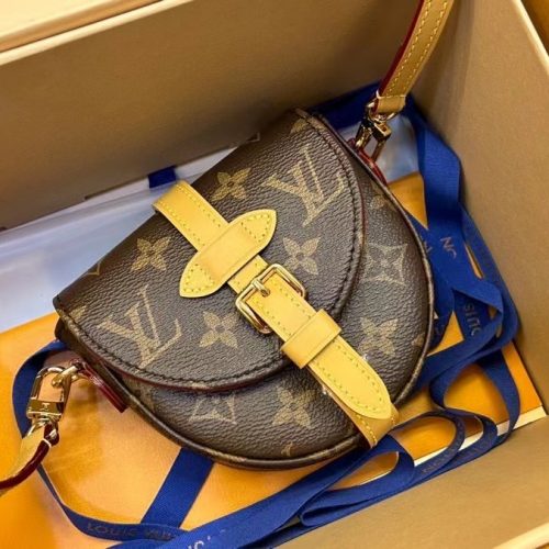 LL New vintage small saddle