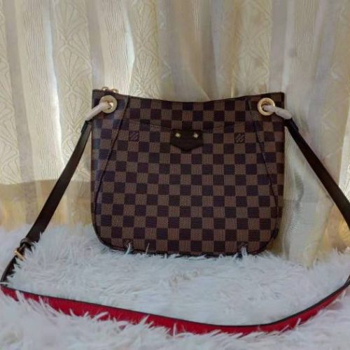 Fashionable leather bag for women