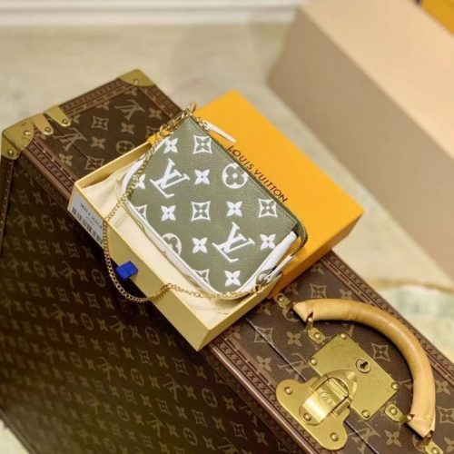 Fashionable leather bag for women
