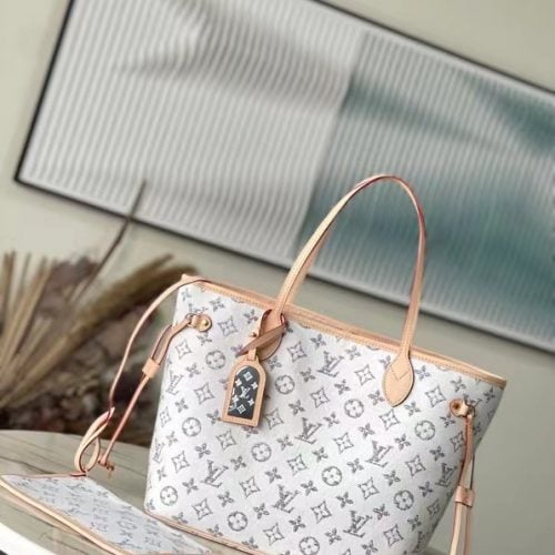 white Neverfull MM handbag