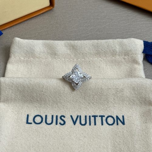LL Ring